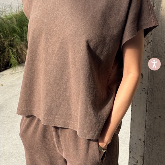 Le Bon Shoppe Jeanie Tee - Picture 4 of 4